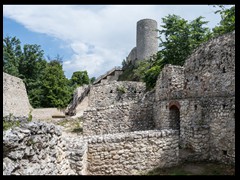 73. Smoleń . Zamek Pilcza