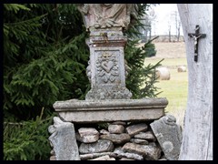 61.      Przydrożna Pietà